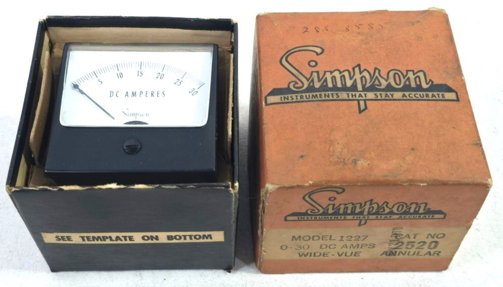 Vintage Simpson Model 1227 Cat 2520 Voltmeter 0-30 Volts NOS